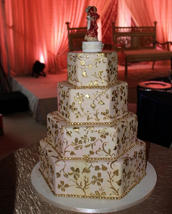 Elegant red wedding cakes